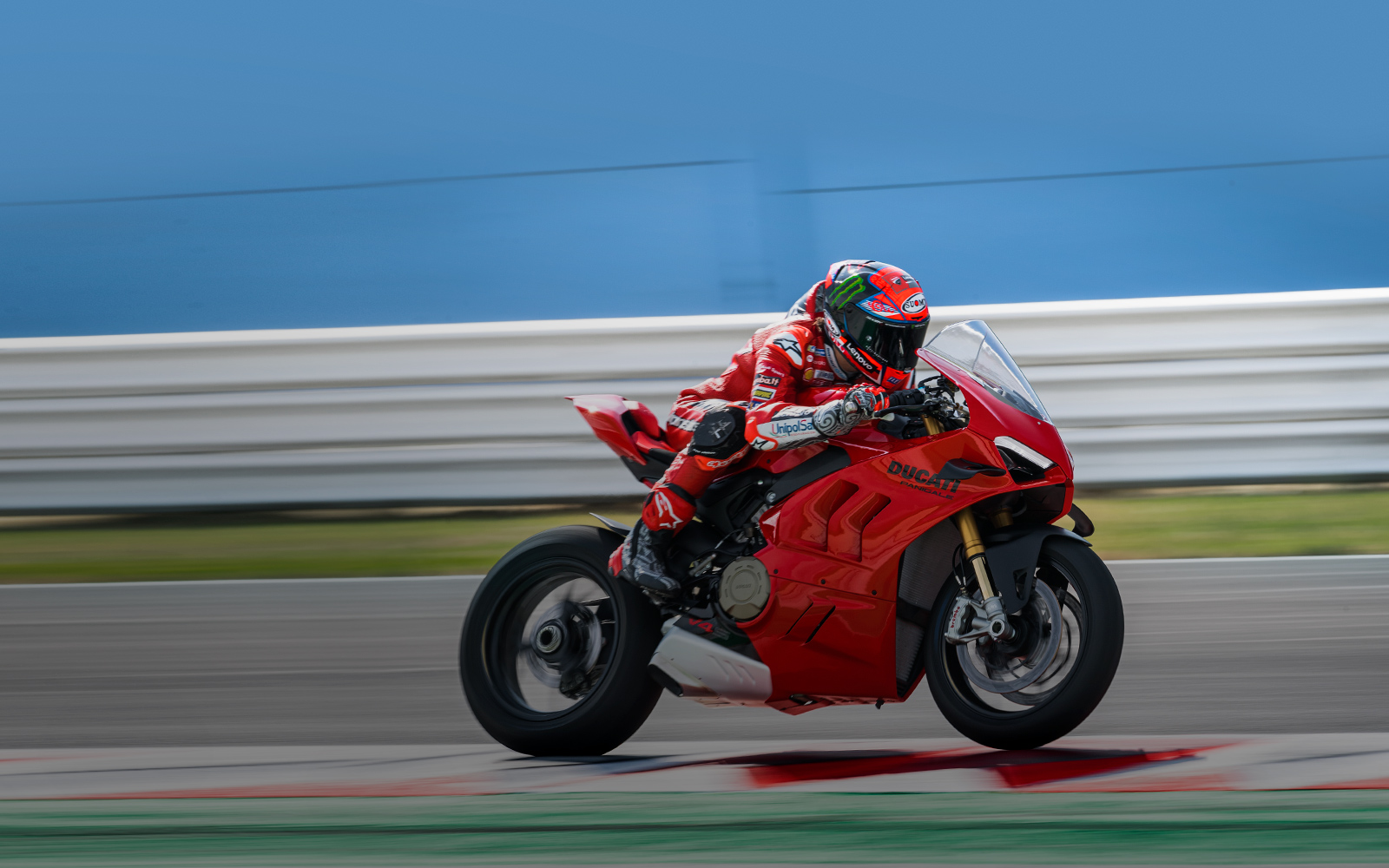 Купить новый Ducati Panigale V4 - официальный дилер мотоциклов Ducati  Автодом